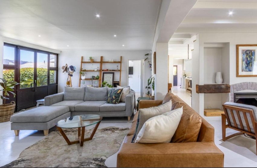 4 Bedroom Property for Sale in Vrykyk Western Cape